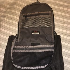 Men’s Tumi t-tech deluxe hanging travel bag 591C